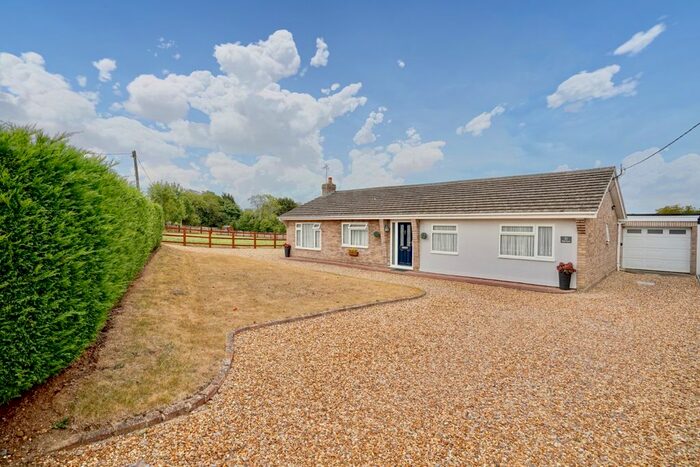 4 Bedroom Detached Bungalow For Sale In High Green, Abbotsley, St. Neots, Cambridgeshire, PE19