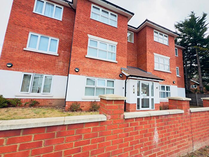 2 Bedroom Flat To Rent In Flat, Farman Court, Gçô Sundon Park Road, Luton, LU3