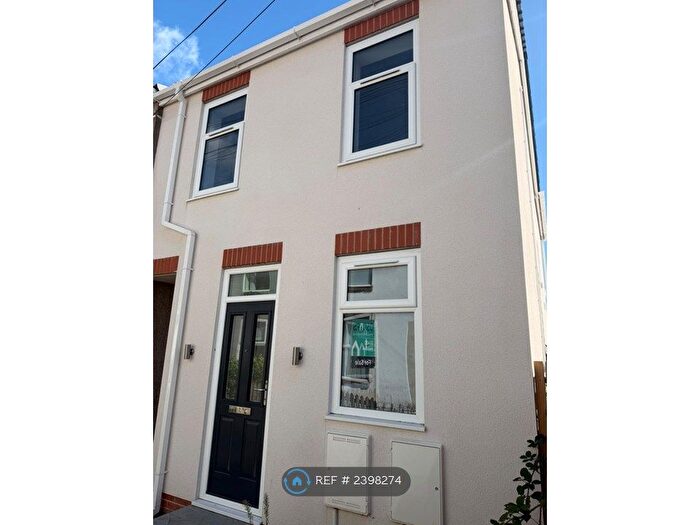 3 Bedroom End Of Terrace House To Rent In Ditmas Avenue, Hull, HU4
