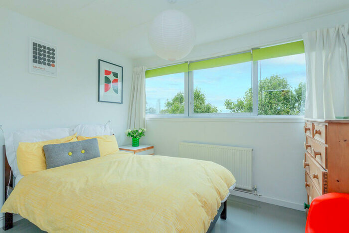 2 Bedroom Apartment To Rent In East Bank, London, N16