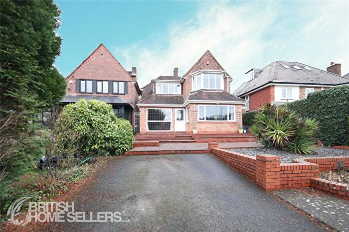 3 Bedroom Detached House For Sale In Eachelhurst Road, Sutton Coldfield, West Midlands, B76