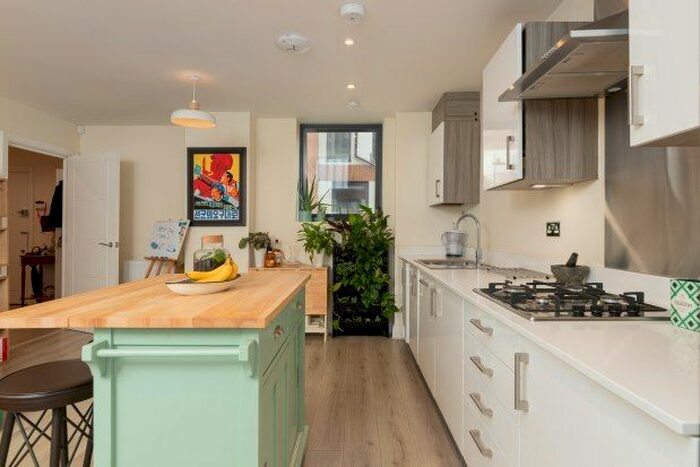 2 Bedroom Flat To Rent In Worple Road, London, SW19