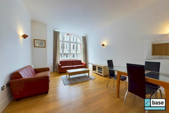 2 Bedroom Flat To Rent In Victoria House, Tudor Street, Temple, EC4Y