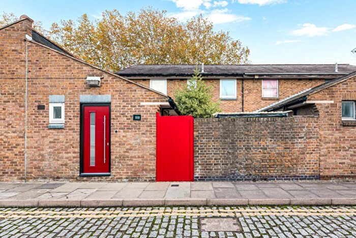 3 Bedroom Terraced House To Rent In Garnet Street, London, E1W
