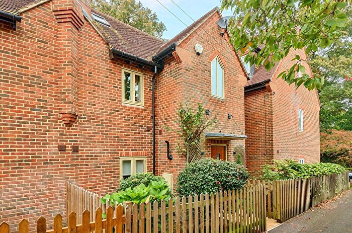 3 Bedroom Terraced House For Sale In Haslemere, Surrey, GU27