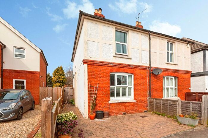 2 Bedroom Semi Detached House For Sale In Courthouse Road, Maidenhead, Berkshire, SL6