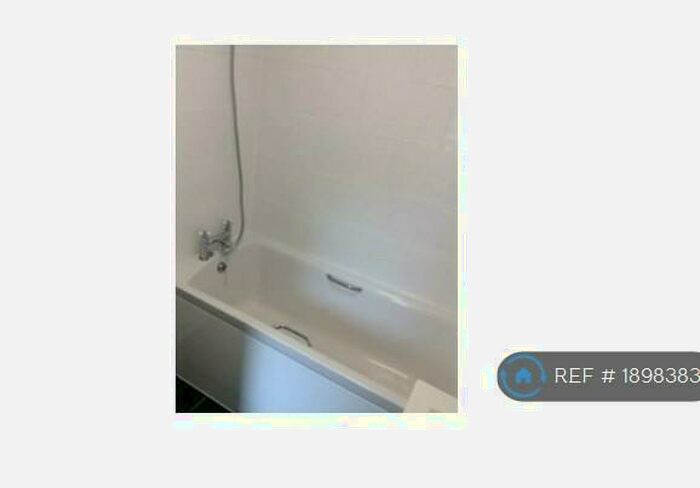 3 Bedroom Flat To Rent In Felday Road, London, SE13