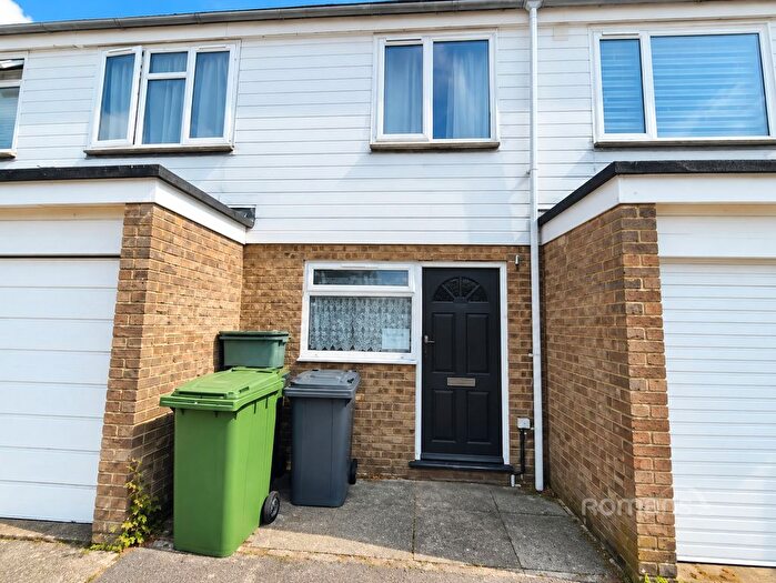 3 Bedroom Property To Rent In Mullins Close, Basingstoke, RG21