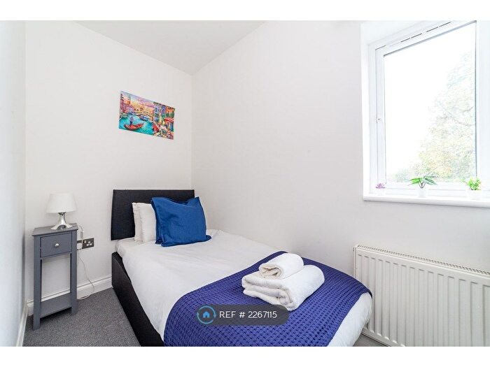 2 Bedroom End Of Terrace House To Rent In Meerbrook Road, London, SE3
