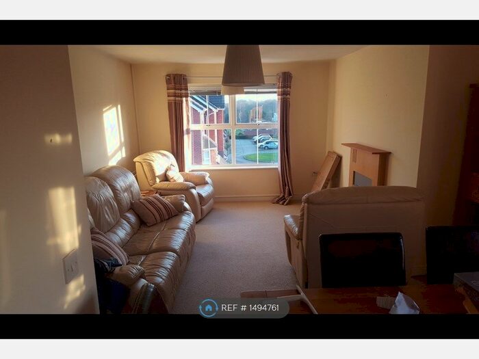 2 Bedroom Flat To Rent In Kingsmead, Northwich, CW9