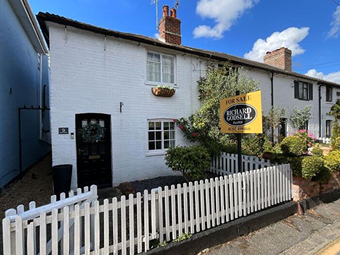 2 Bedroom Cottage For Sale In Christchurch Town Centre, BH23