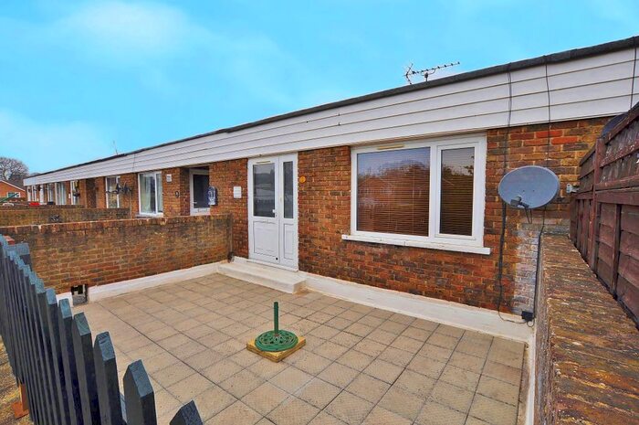 2 Bedroom Flat To Rent In Collingwood Crescent, Guildford, Surrey, GU1