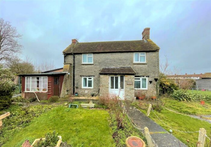 2 Bedroom Detached House For Sale In The Mead, Ilchester, Yeovil, Somerset, BA22