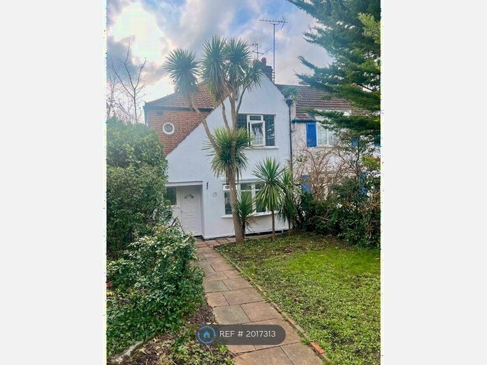 3 Bedroom Semi-Detached House To Rent In Great North Road, New Barnet, Barnet, EN5