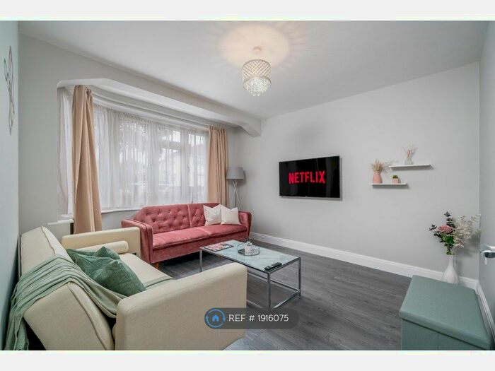 3 Bedroom Semi-Detached House To Rent In Streatfield Road, Harrow, HA3