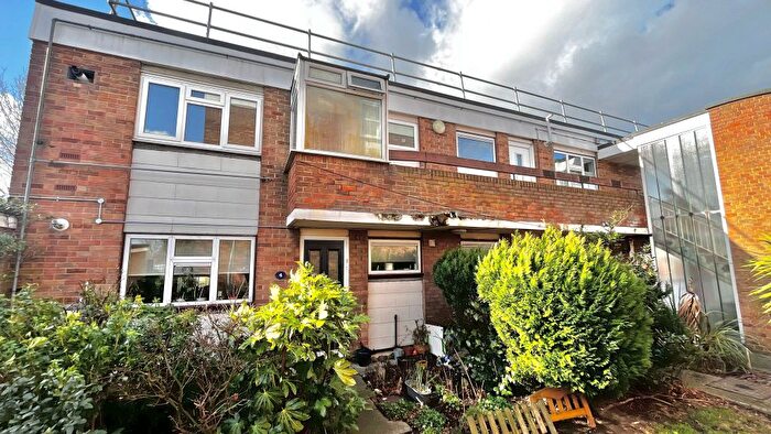 1 Bedroom Flat To Rent In Crownmead Way, Romford, RM7