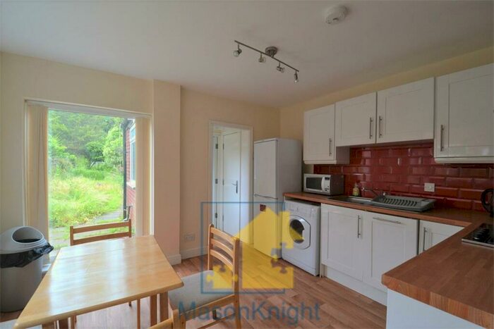 4 Bedroom End Of Terrace House To Rent In Gristhorpe Rd Selly Oak, B29