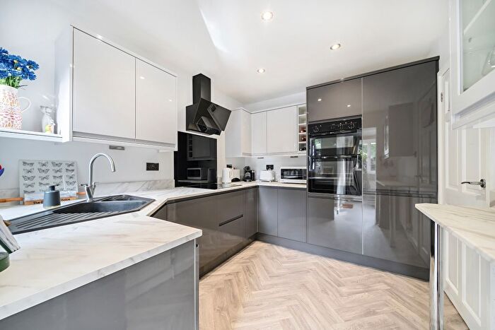 3 Bedroom Detached House For Sale In The Churchills, Newton Abbot, TQ12