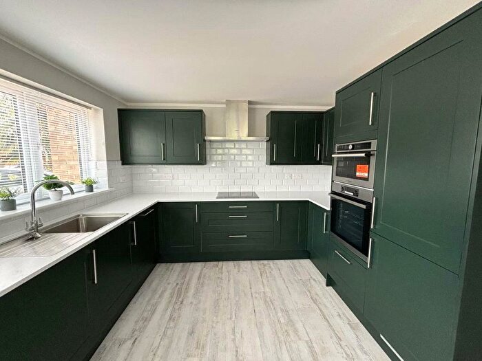 3 Bedroom End Of Terrace House To Rent In Wilmot Close, Witney, Oxfordshire, OX28