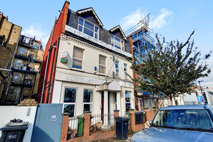 1 Bedroom Flat To Rent In Blackburn Road, West Hampstead, NW6