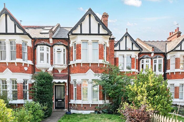 2 Bedroom Flat For Sale In Lancaster Avenue, London, SE27