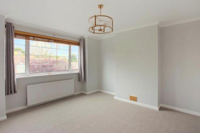 2 Bedroom Flat To Rent In Bedford Road, London, W4