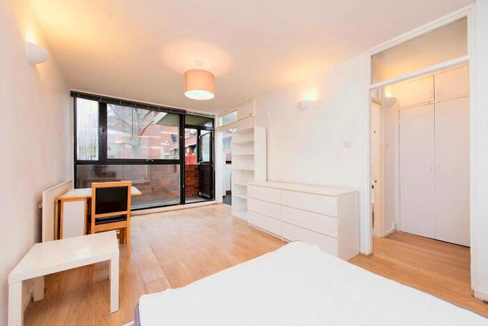 Studio To Rent In Henry Wise House, Vauxhall Bridge Road, Pimlico, SW1V