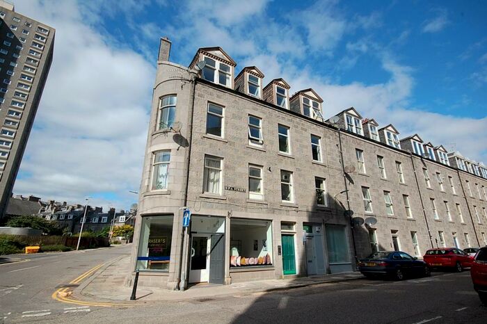 1 Bedroom Flat To Rent In Spa Street, City Centre, Aberdeen, AB25