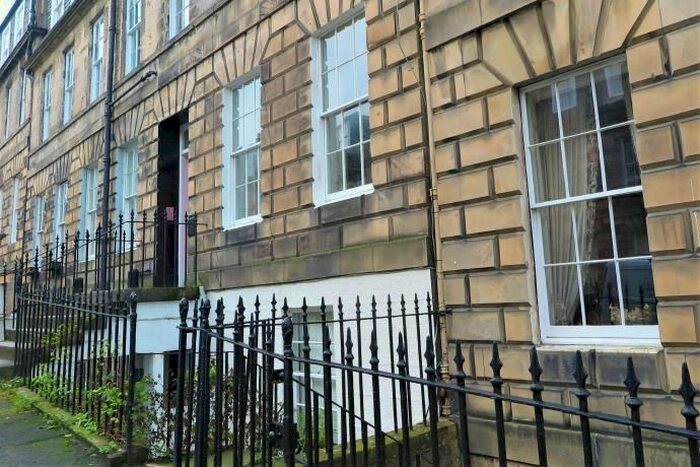2 Bedroom Flat To Rent In Hart Street, New Town, Edinburgh, EH1