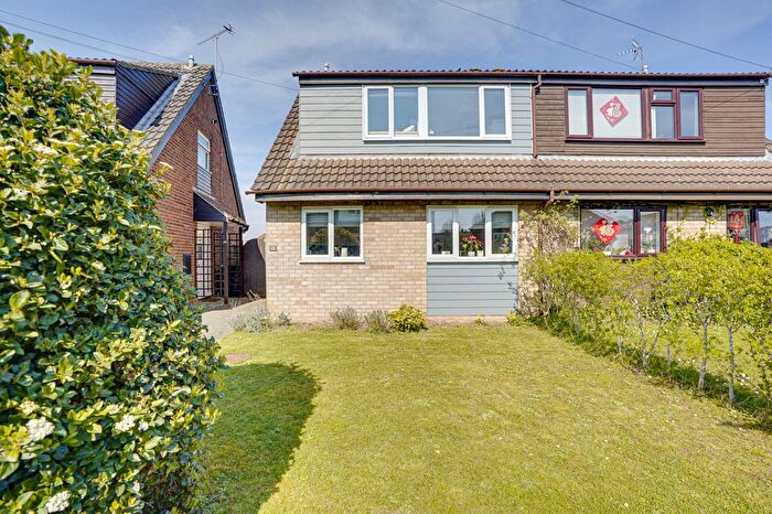 3 Bedroom Semi-Detached House For Sale In Drinkwater Close, Newmarket, CB8