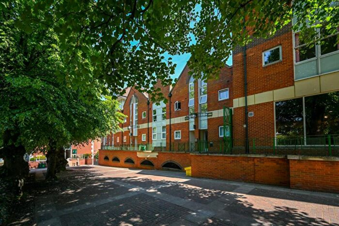 1 Bedroom Flat To Rent In High Street, Guildford, Guildford, GU1