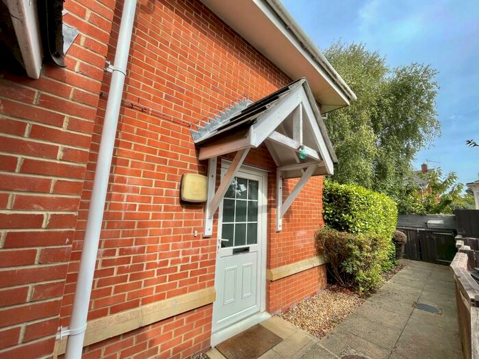 2 Bedroom Maisonette To Rent In Wolverton Road, Pokesdown, BH7