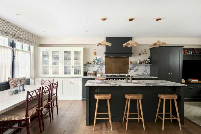 3 Bedroom Terraced House To Rent In St Lukes Mews, London, W11