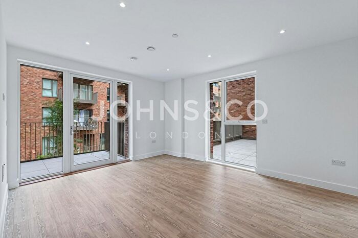 1 Bedroom Flat To Rent In Lampton Parkside, Hounslow, London, TW3
