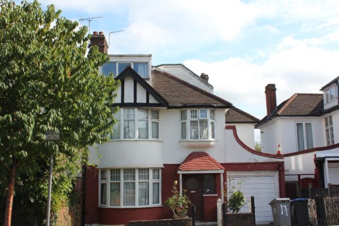 6 Bedroom Semi-Detached House For Sale In Haycroft Gardens, London, NW10