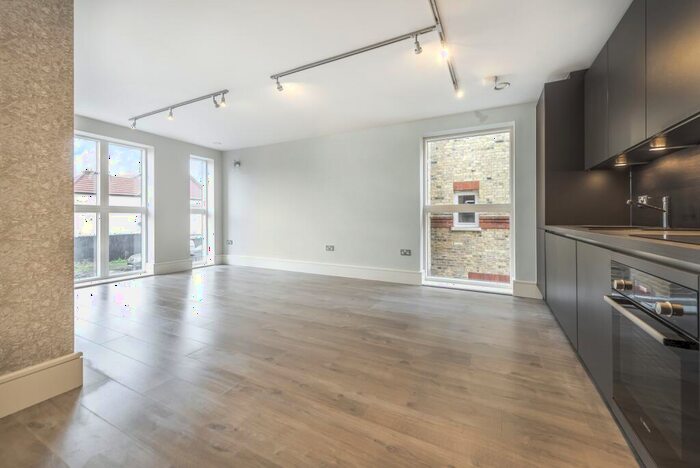 2 Bedroom Flat To Rent In Plassy Road Catford, SE6