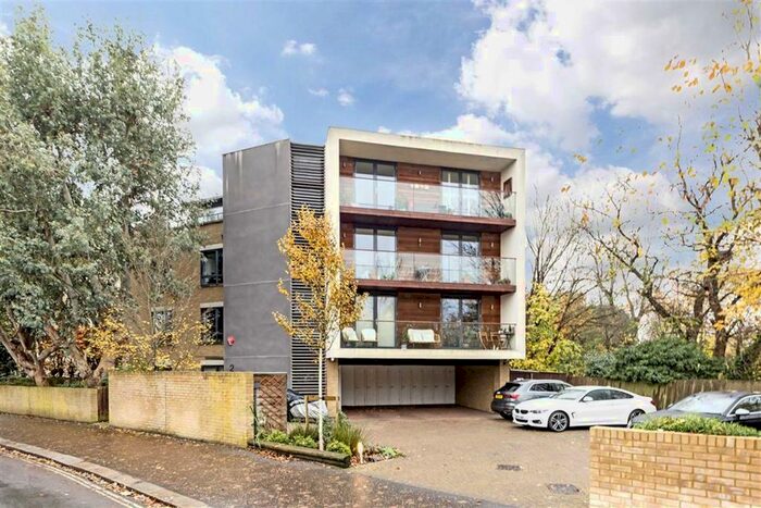 2 Bedroom Flat To Rent In Cromwell Road, Teddington, TW11