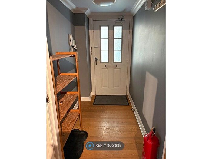 2 Bedroom Flat To Rent In Fortrose Street, Glasgow, G11