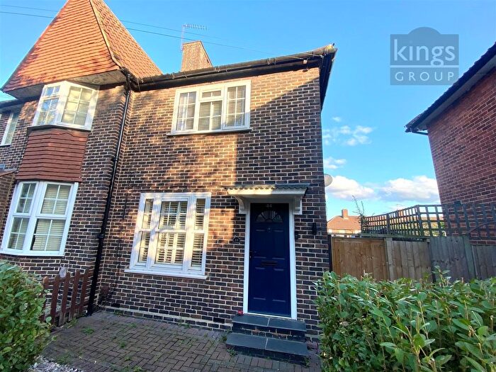 2 Bedroom Property For Sale In Manor Farm Drive, London, E4