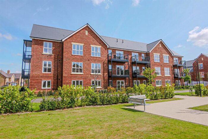 2 Bedroom Apartment For Sale In Gatehouse Crescent, Wallingford, OX10