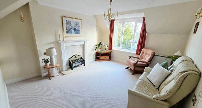 2 Bedroom Apartment For Sale In College House, Brackley, NN13