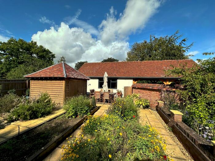 Studio To Rent In Wildhern, Wildhern, SP11