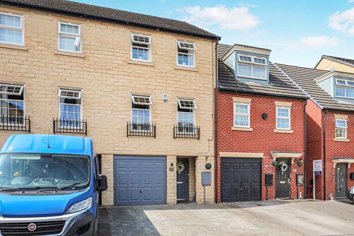 4 Bedroom Town House For Sale In Woodbourn Gardens, Barnsley, S73