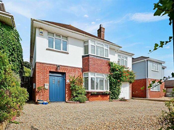 5 Bedroom Detached House For Sale In Island View Avenue, Christchurch, BH23