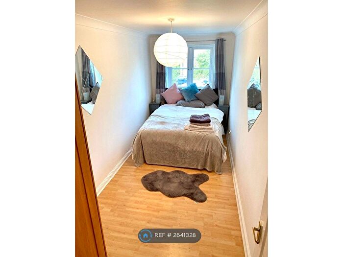 2 Bedroom Flat To Rent In Arborfield Close, London, SW2