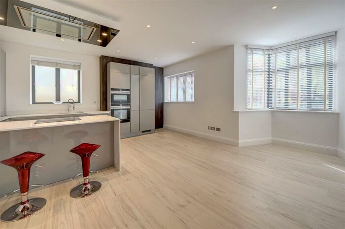 2 Bedroom Flat To Rent In Middleton Road, Hampstead Garden Suburb, NW11