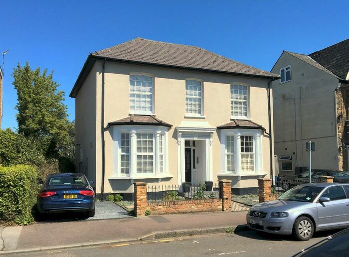 2 Bedroom Flat To Rent In Clarendon Road, London, E18