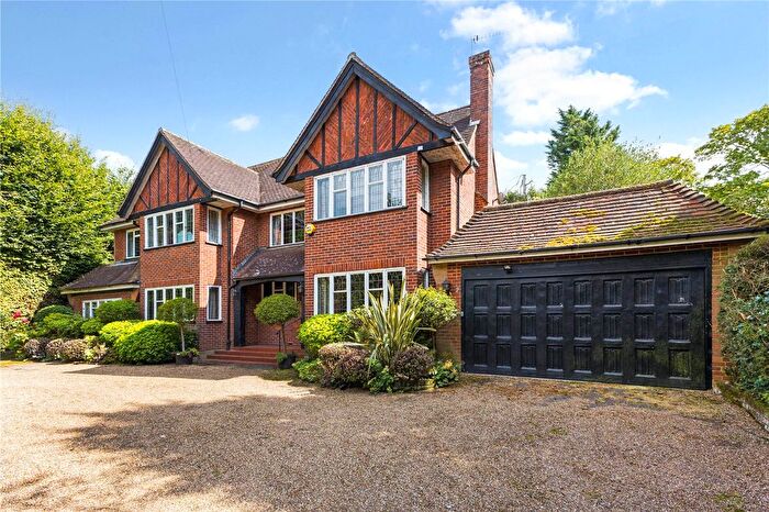 4 Bedroom Detached House For Sale In Park Close, Rickmansworth, Hertfordshire, WD3