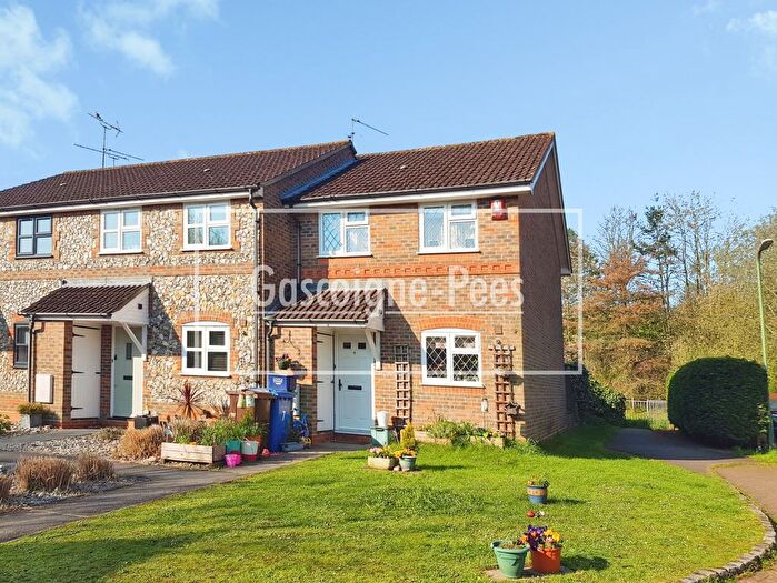 3 Bedroom Property To Rent In Baywood Close, Farnborough, GU14