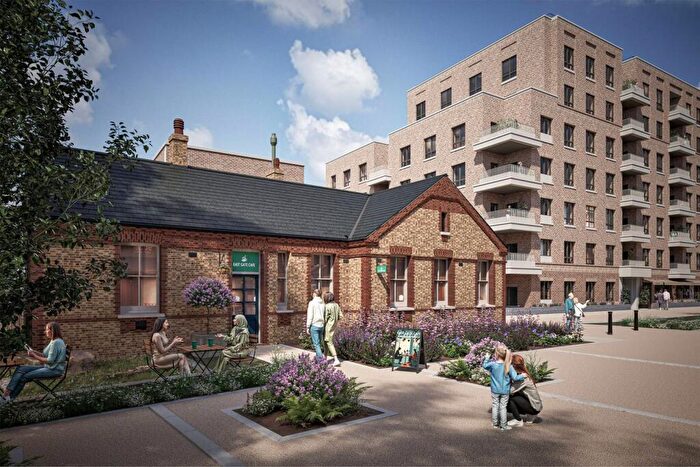 2 Bedroom Flat For Sale In North Gate Park, Harringay, London, N15